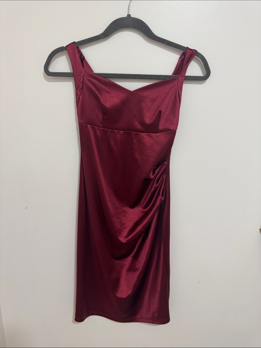 Elegant Burgundy Satin Sheath Dress